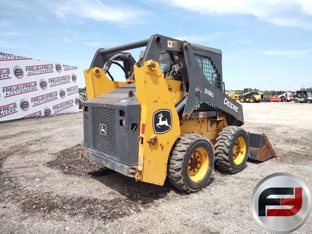 Image of John Deere 318G equipment image 4