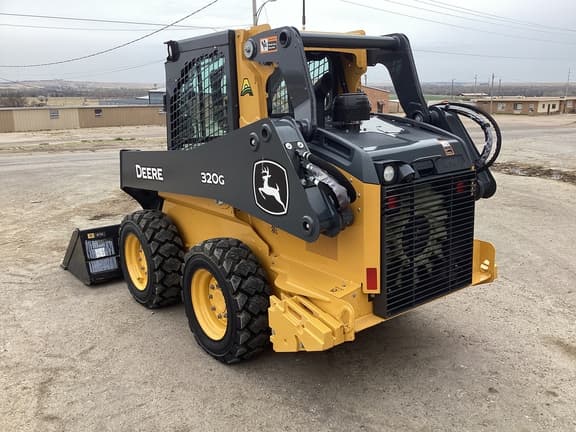 Image of John Deere 320G equipment image 3