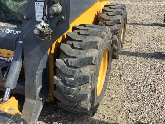 Image of John Deere 320G equipment image 4