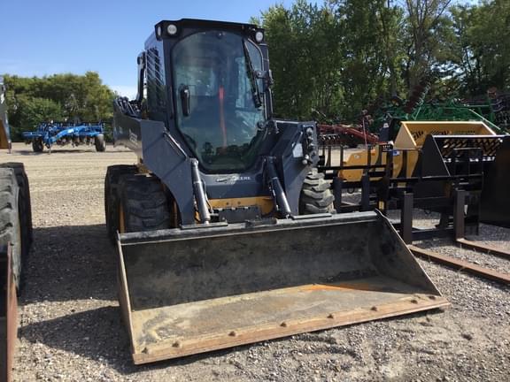 Image of John Deere 320G equipment image 3