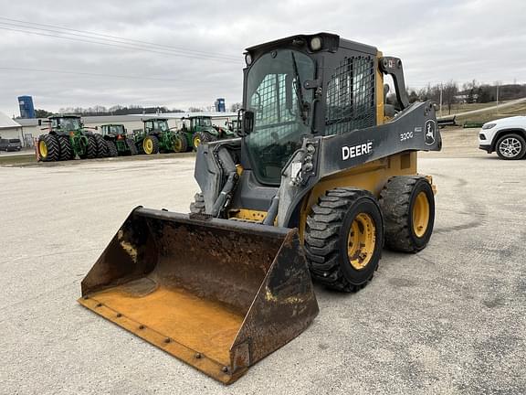 Image of John Deere 320G equipment image 3