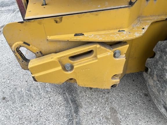 Image of John Deere 320G equipment image 2