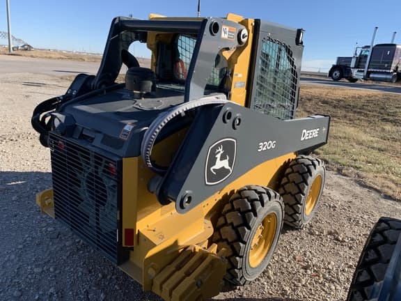 Image of John Deere 320G equipment image 2