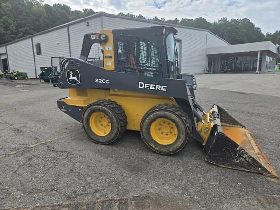 Image of John Deere 320G equipment image 2