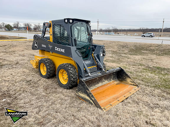 Image of John Deere 320G equipment image 2