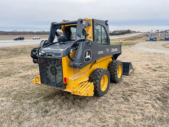 Image of John Deere 320G equipment image 4