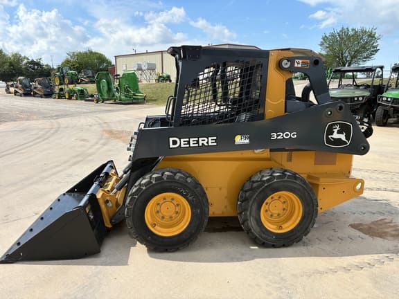Image of John Deere 320G equipment image 1