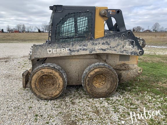 Image of John Deere 320G equipment image 3