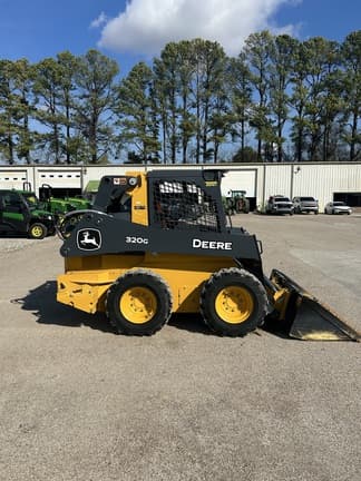 Image of John Deere 320G equipment image 4