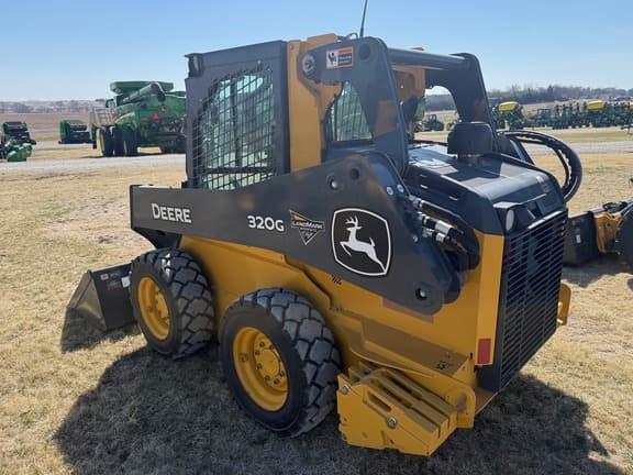 Image of John Deere 320G equipment image 3