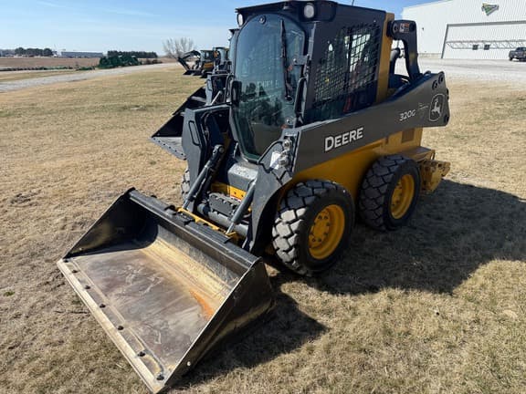 Image of John Deere 320G equipment image 2