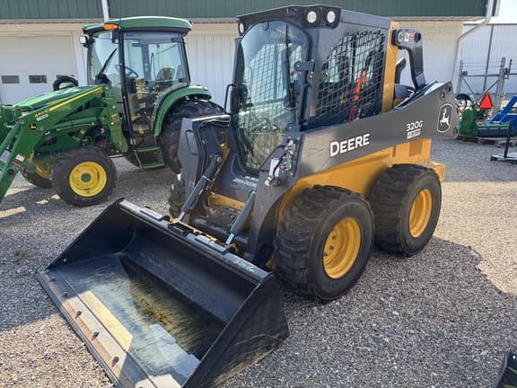 Image of John Deere 320G equipment image 4
