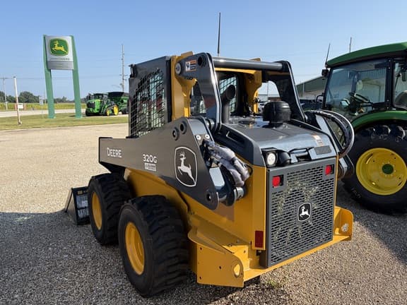Image of John Deere 320G equipment image 3