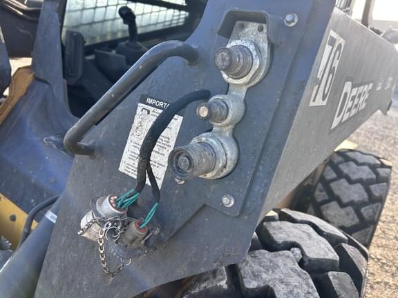 Image of John Deere 320G equipment image 3