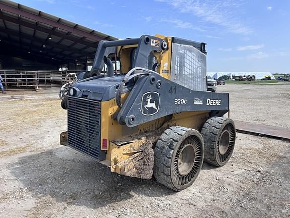 Image of John Deere 320G equipment image 2