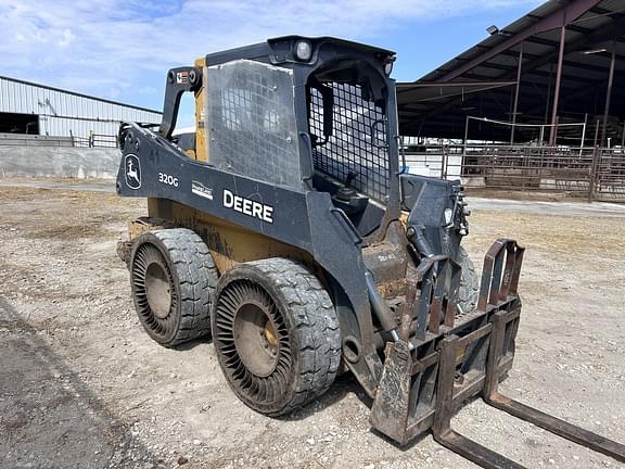 Image of John Deere 320G equipment image 3