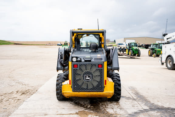 Image of John Deere 320G equipment image 3