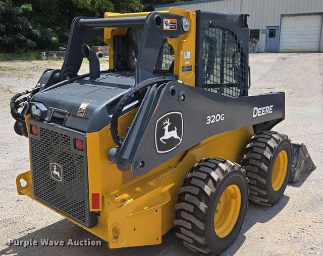 Image of John Deere 320G equipment image 4