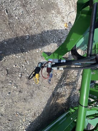 Image of John Deere 320R equipment image 3