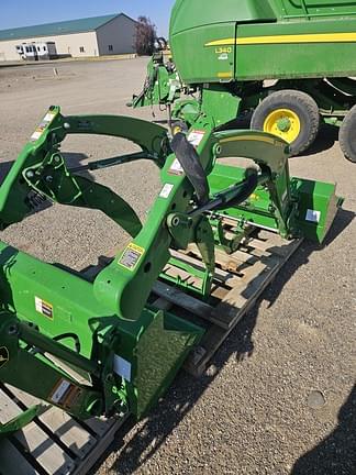 Image of John Deere 320R equipment image 4