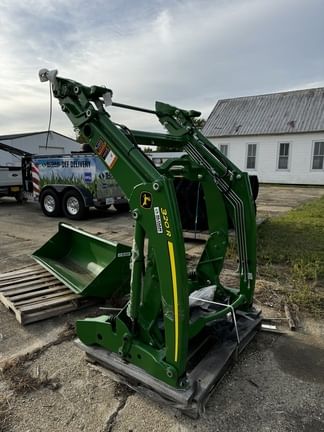 Main image John Deere 320R