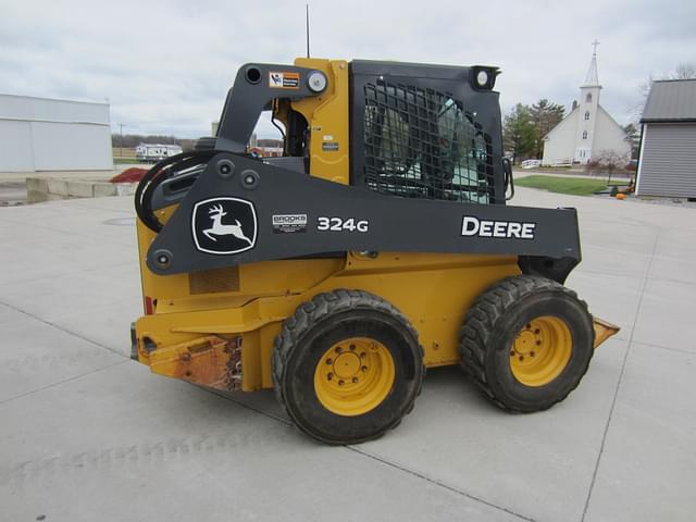 Image of John Deere 324G equipment image 4