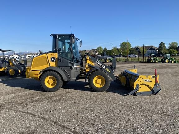 Image of John Deere 324P equipment image 3