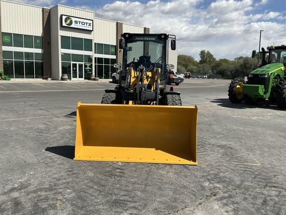 Image of John Deere 324P equipment image 1