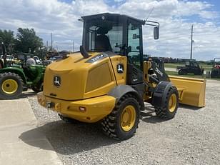 Main image John Deere 324P 7