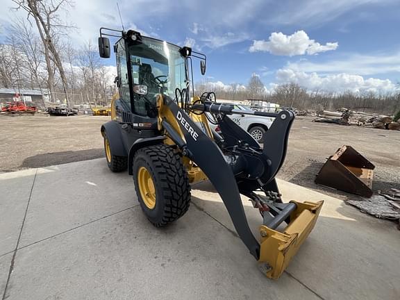Image of John Deere 324P equipment image 1