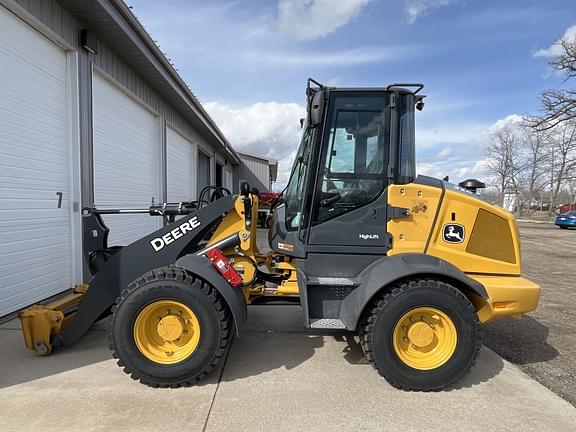 Image of John Deere 324P equipment image 4