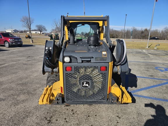 Image of John Deere 324G equipment image 3