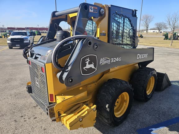 Image of John Deere 324G equipment image 4