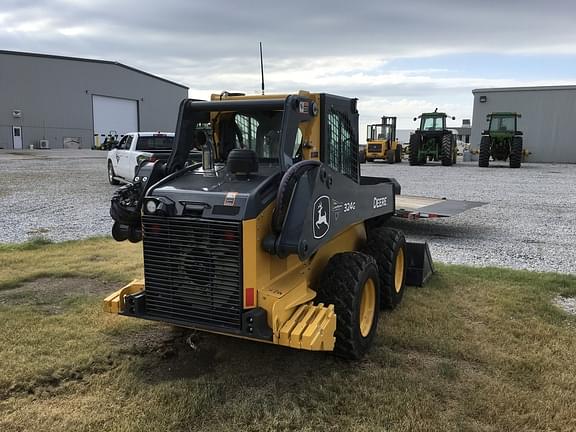 Image of John Deere 324G equipment image 2