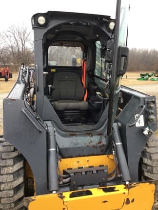 Image of John Deere 324G equipment image 2