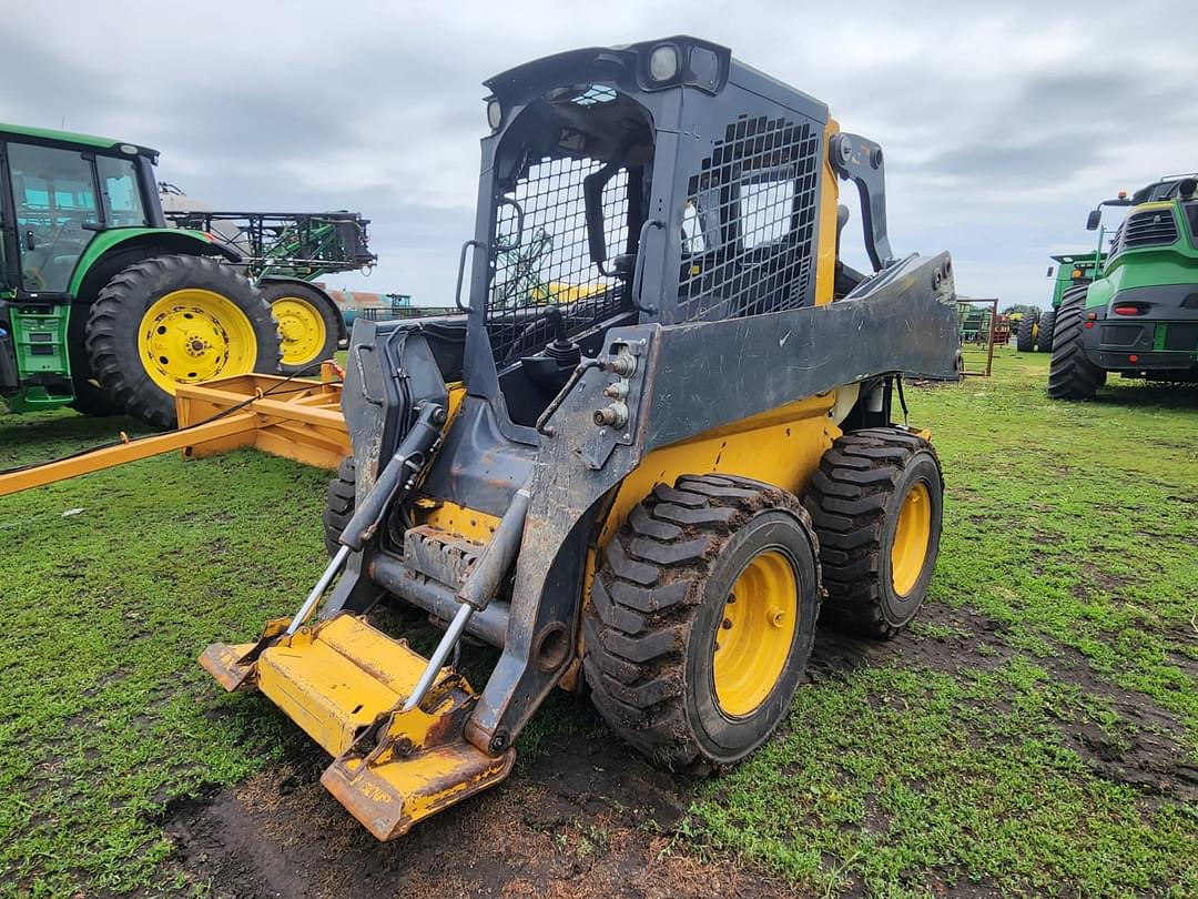 Image of John Deere 324G Primary image