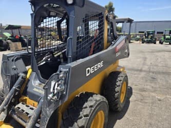 Image of John Deere 324G equipment image 3