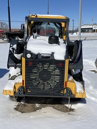 Image of John Deere 324G equipment image 3