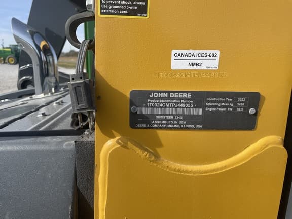 Image of John Deere 324G equipment image 4
