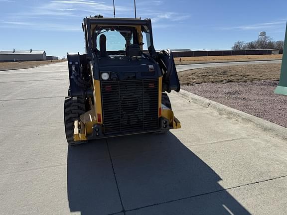 Image of John Deere 324G equipment image 4