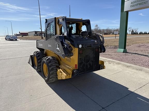 Image of John Deere 324G equipment image 3