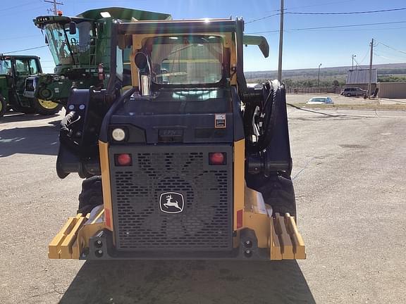 Image of John Deere 324G equipment image 4