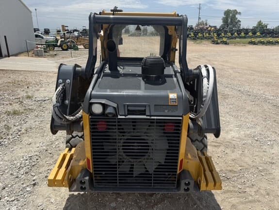 Image of John Deere 324G equipment image 3