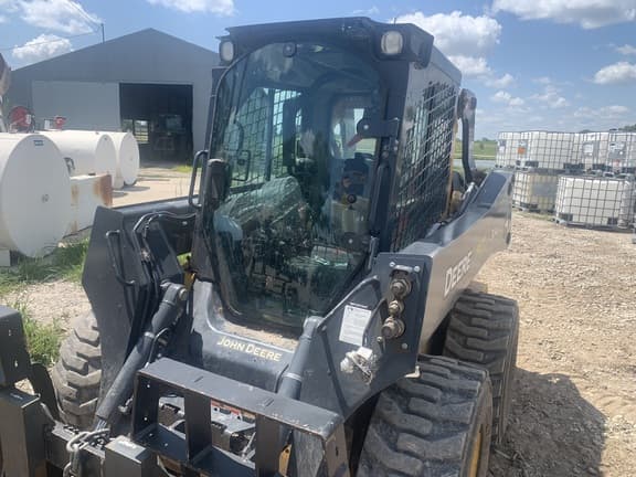 Image of John Deere 324G equipment image 1