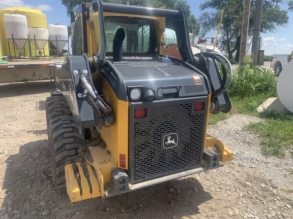 Image of John Deere 324G equipment image 4