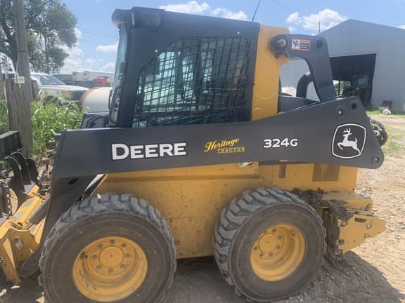 Image of John Deere 324G equipment image 2