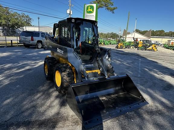 Image of John Deere 324G equipment image 2