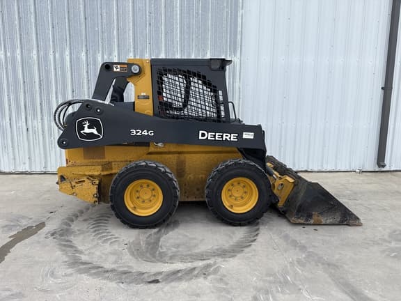 Image of John Deere 324G equipment image 3
