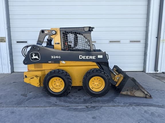 Image of John Deere 324G equipment image 3