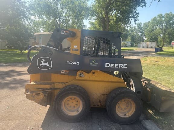 Image of John Deere 324G equipment image 2